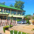 นายสมพงษ์ โรจน์ภัทรพงศ์ ผู้อำนวยการสำนักงานเขตพื้นที่การศึกษาประถมศึกษามหาสารคาม เขต 3 นำคณะข้าราชการและบุคลากรในสำนักงาน เคารพธงชาติ สวดมนต์ไหว้พระ และกล่าวคำปฏิญญาในกิจกรรมเสริมสร้างคุณธรรมจริยธรรมและธรรมาภิบาลในสถานศึกษา “ป้องกันการทุจริต” (ภายใต้ชื่อเขตสุจริต) ระดับเขตพื้นที่การศึกษา  เมื่อเช้าวันจันทร์ที่ 1 สิงหาคม 2559 เวลา 08.30 น. ที่บริเวณหน้าเสาธง โดยมีกลุ่มนโยบายและแผนเป็นเจ้าภาพเชิญธง  และในโอกาสนี้ได้ให้โอวาทแก่ข้าราชการและบุคลากรในสำนักงาน ทิพยฉัตร  ฉัตรทอง นักประชาสัมพันธ์ : ถ่ายภาพ/เขียนข่าว   