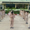 วันที่ ๑๗ กันยายน ๒๕๖๑ สำนักงานเขตพื้นที่การศึกษาประถมศึกษามหาสารคาม เขต ๓ ดำเนินกิจกรรมเขตพื้นที่สุจริต ประกอบด้วยการเข้าแถวเคารพธงชาติ การสวดมนต์ไหว้พระ และการกล่าวคำปฏิญาณการเป็นข้าราชการที่ดี เป็นประจำทุกวันจันทร์ เพื่อสร้างความรัก สามัคคี รู้หน้าที่ มีระเบียบวินัย ปลูกจิตสำนึกในความเป็นไทย ณ บริเวณด้านหน้าเสาธง สพป.มหาสารคาม เขต ๓ อ.โกสุมพิสัย จ.มหาสารคาม  